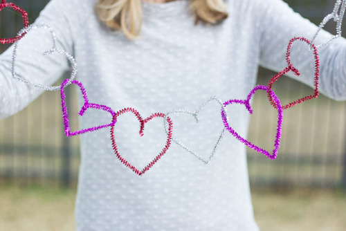 Pipe Cleaner Valentines Day Garland