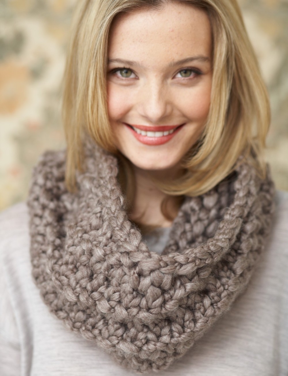 Twists And Twirls Cowl 