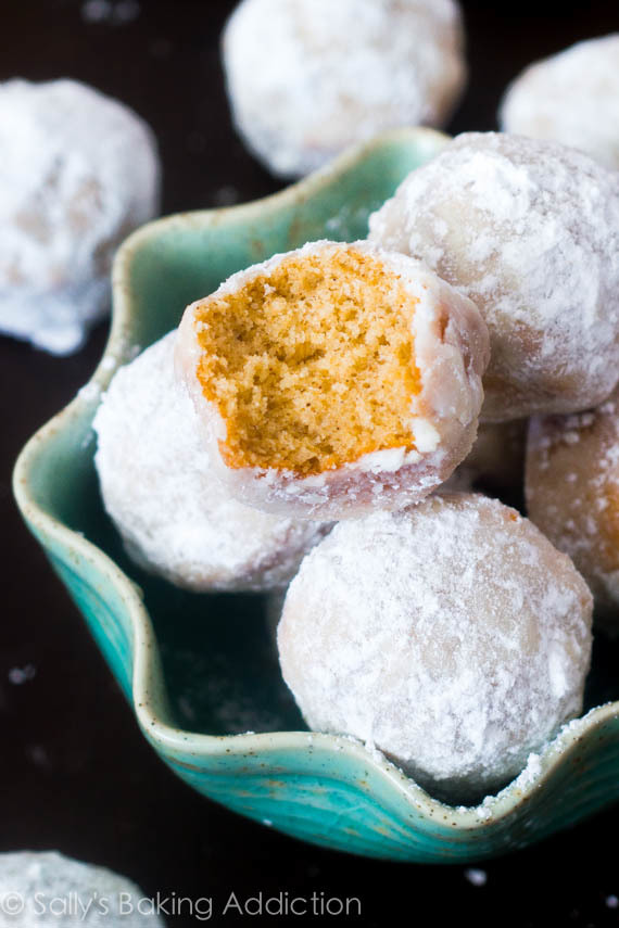 Mini Powdered Sugar Donut Holes RecipeLion.com Mini Powdered Sugar Donut Holes RecipeLion.com