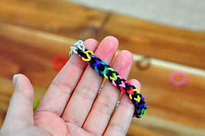 Rainbow Loom, How to Make a Fishtail Loom Band Bracelet