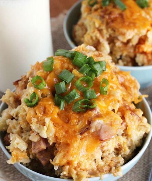 Egg and Tater Tot Breakfast Casserole