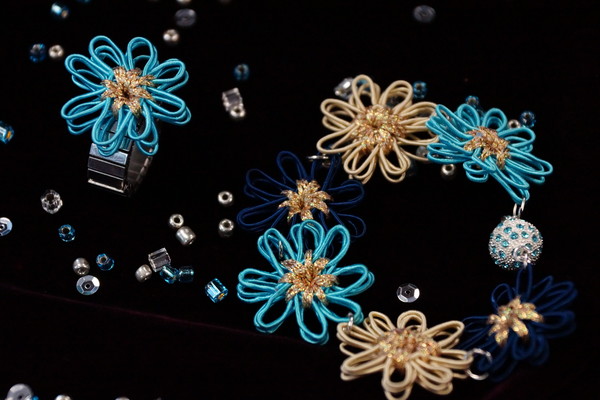 Dainty Mini Flower Loom Jewelry Set