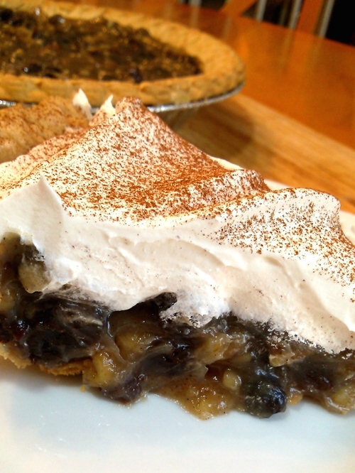 Old-Fashioned Sour Cream Raisin Pie