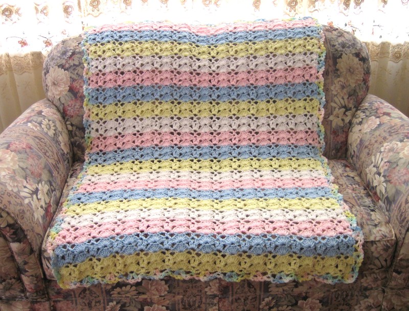 Cuddle Up Baby Blanket Crochet Pattern | FaveCrafts.com