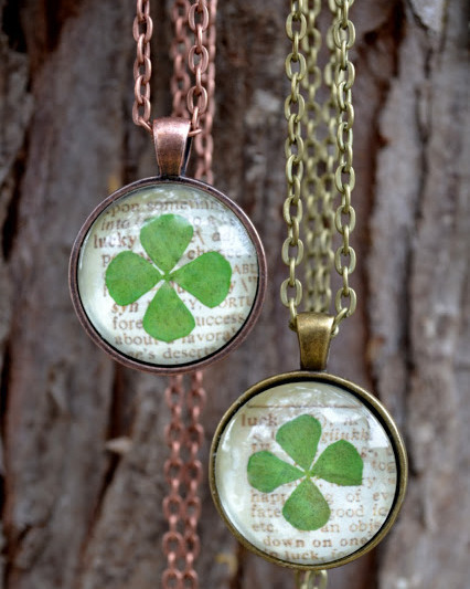 St Patricks Day Shamrock Pendant