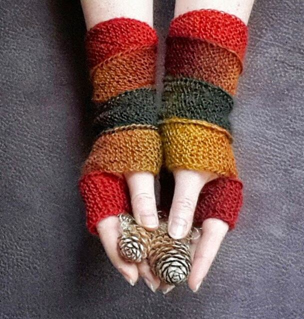 Cozy Autumn Fingerless Gloves | AllFreeKnitting.com