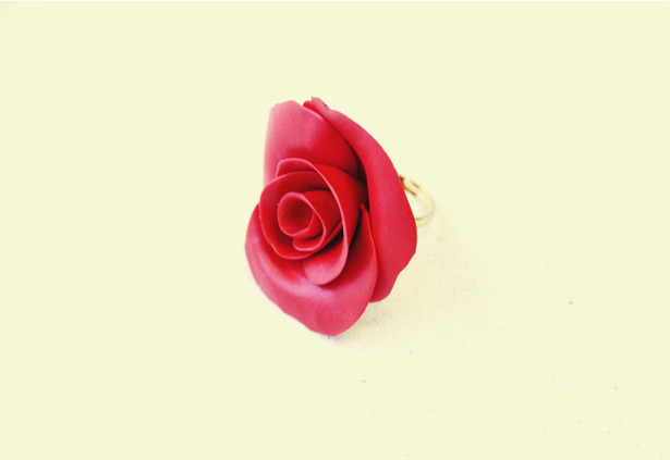 Red Rose Ring