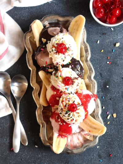 Classic Banana Split Sundae