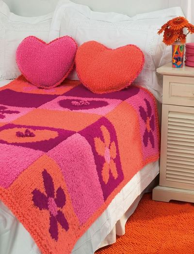 Knitted Flowers and Hearts Bed Set