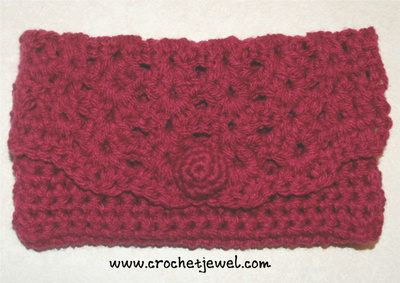 Red Rose Crochet Clutch