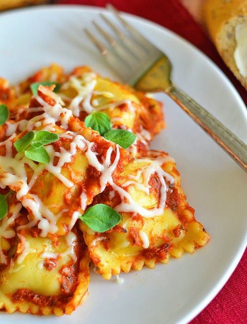 Stupidly Easy Slow Cooker Ravioli