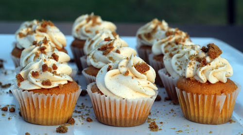 Cracker Barrel-Inspired Pumpkin Pudding Cupcakes