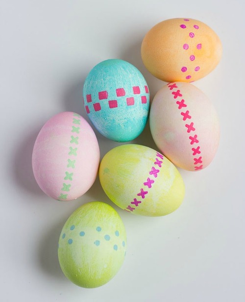 Stenciled Easter Egg Decorating Ideas