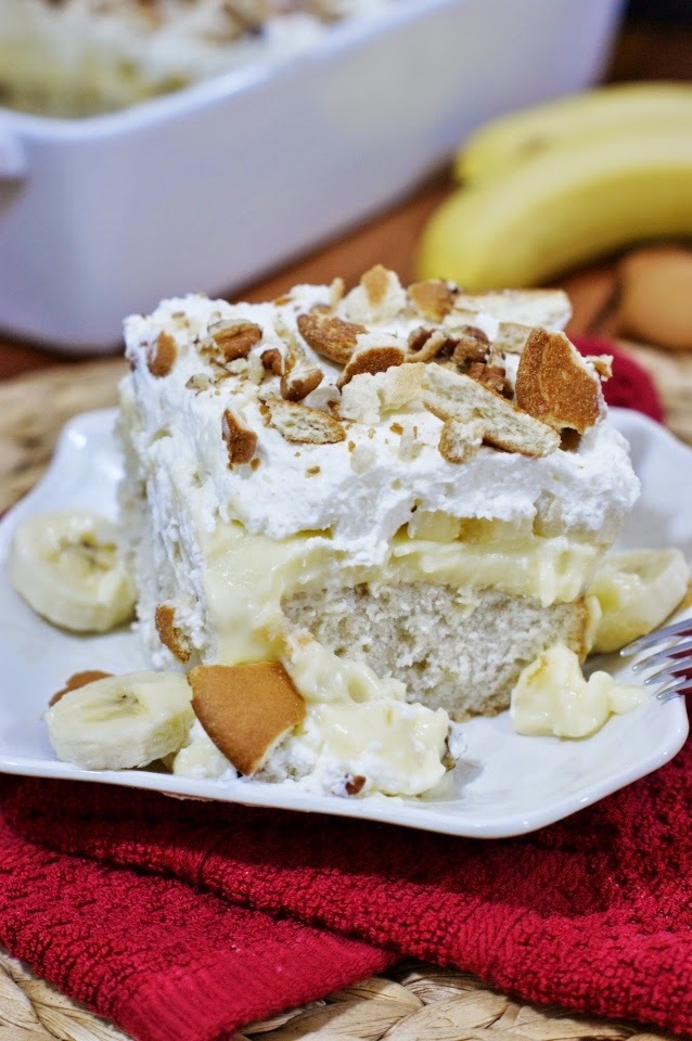 Banana Pudding Poke Cake | FaveSouthernRecipes.com