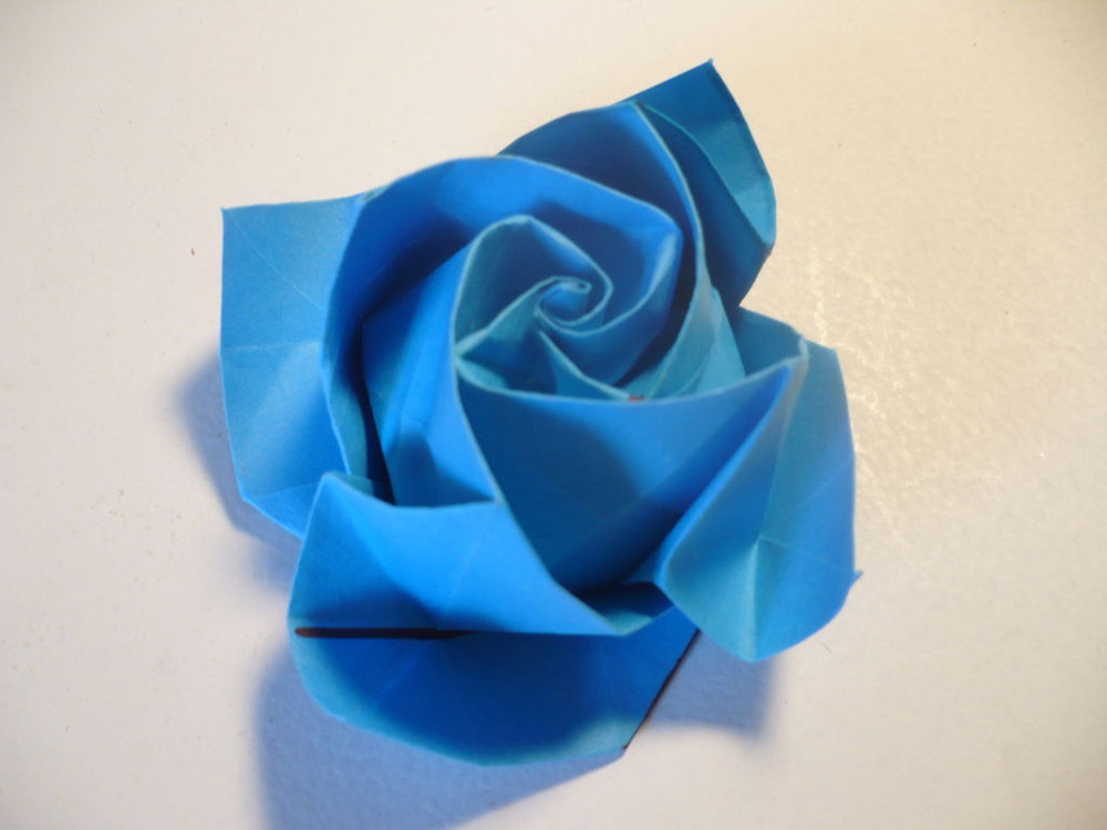 Beautiful Blue Origami Rose AllFreePaperCrafts com