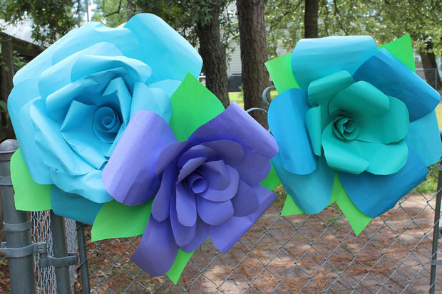 Giant Paper Flowers-How to Make Paper Garden Roses with Step by