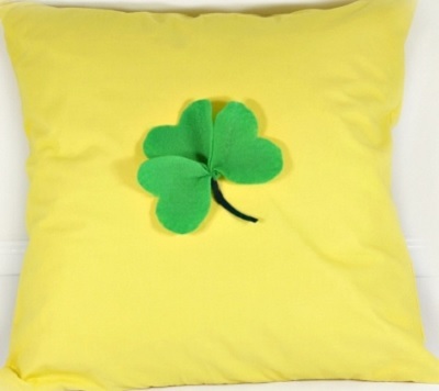 One Hour DIY Pillow