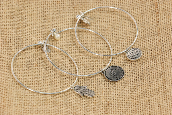 Simply Charming Easy Bracelets To Make