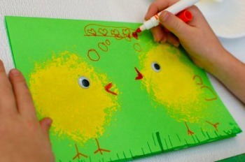 Lively Loofah Spring Chick Painting