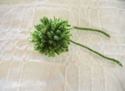 Scrap Yarn DIY Pom Pom