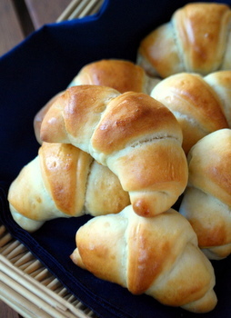 Easy Homemade Crescent Rolls