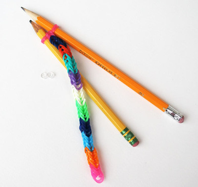 Two-Pencil Rainbow Loom Technique