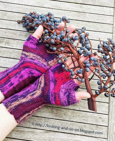 U-Turn Knit Fingerless Gloves