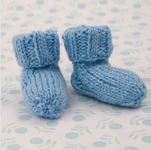 Shimmery Simple Knit Baby Booties | AllFreeKnitting.com