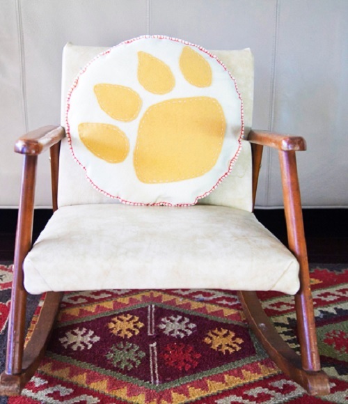 Kodiak Bear Paw Pillow Pattern