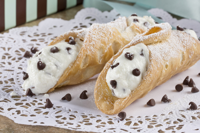 Bakery-Style Cannoli