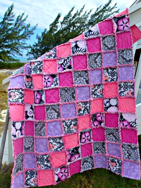 Snowmen mini quilt (6×10) · oma's place Adorable Shades of Pink and Purple Rag Quilt Pattern | AllFreeSewing.com