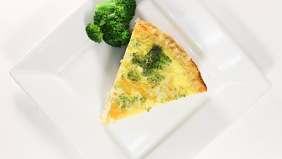 Broccoli and Cheddar Quiche with a Brown Rice Crust