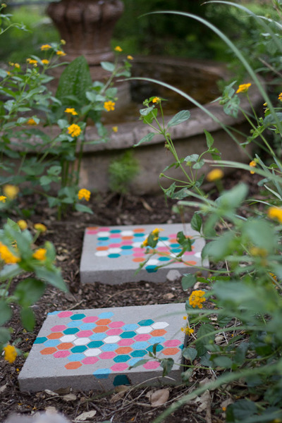 Stepping Stones DIY Yard Projects
