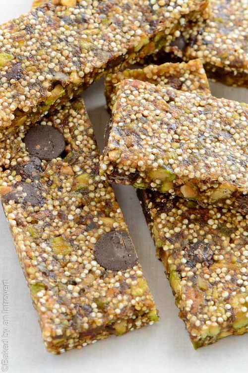 Chocolate Pistachio Quinoa Bars | FaveHealthyRecipes.com