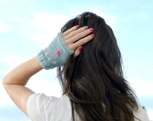 Light and Trendy Fingerless Mitts