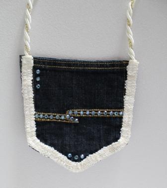 An Oldie but a Goodie Final - Cutesy Crafts | Jean pocket purse, Recycled  denim, Blue jeans crafts