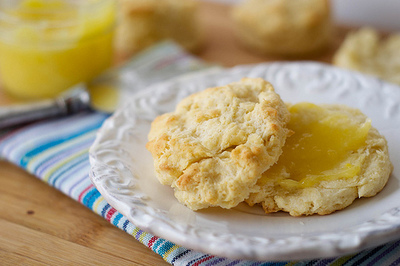 Buttermilk Biscuits with Lemon Curd