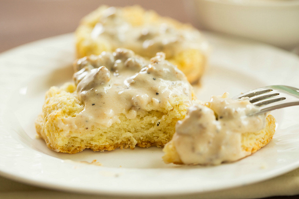 baked biscuits and gravy