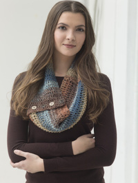 buttoned crochet cowl