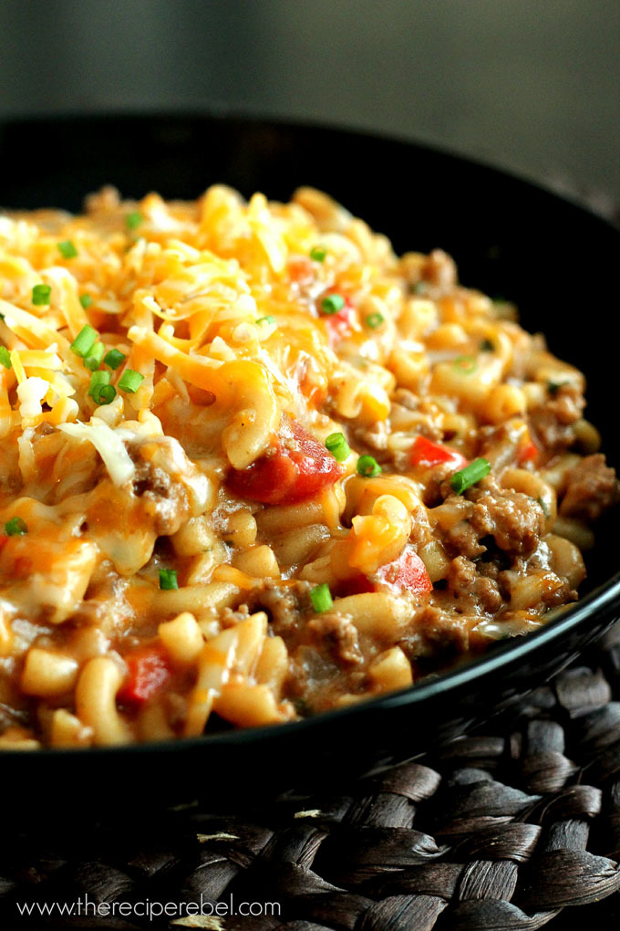 Easy One-Pot Hamburger Helper | RecipeLion.com