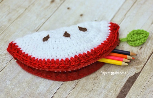 crochet pencil pouch