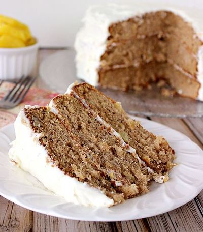 Old-Fashioned Recipe for Hummingbird Cake | FaveSouthernRecipes.com