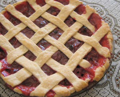 Scrumptious Cranberry-Apple Pie
