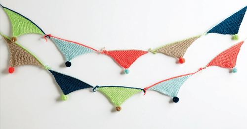 Pom Pom Crochet Bunting Pattern