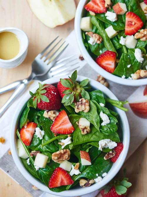 Spinach Salad with Strawberries and Goat Cheese