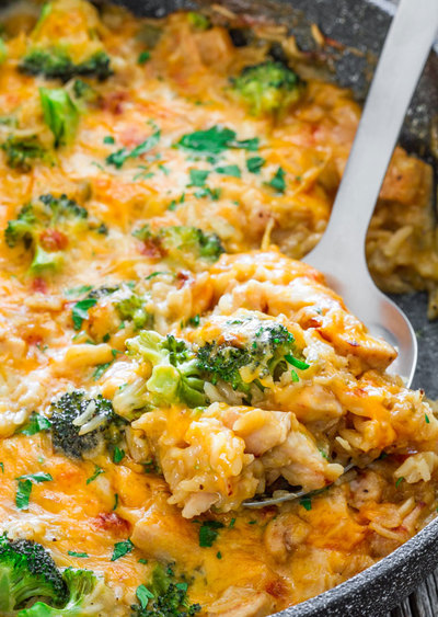 One Pan Cheesy Chicken and Broccoli Casserole