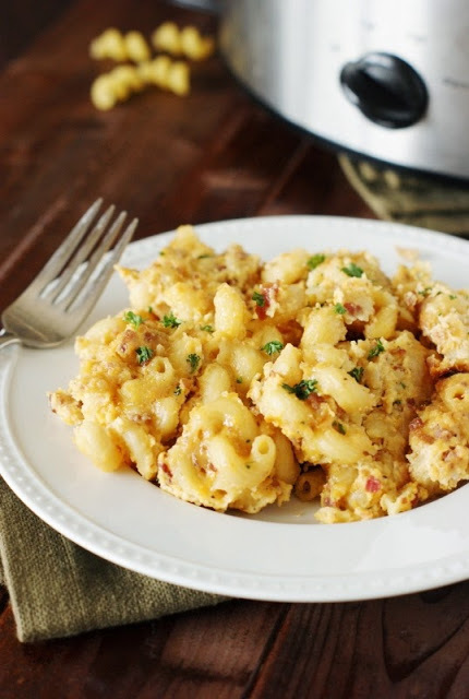 Slow Cooker Bacon Mac and Cheese