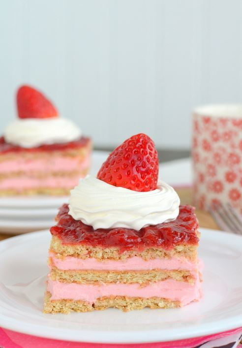 Strawberry Shortcake Eclair Cake