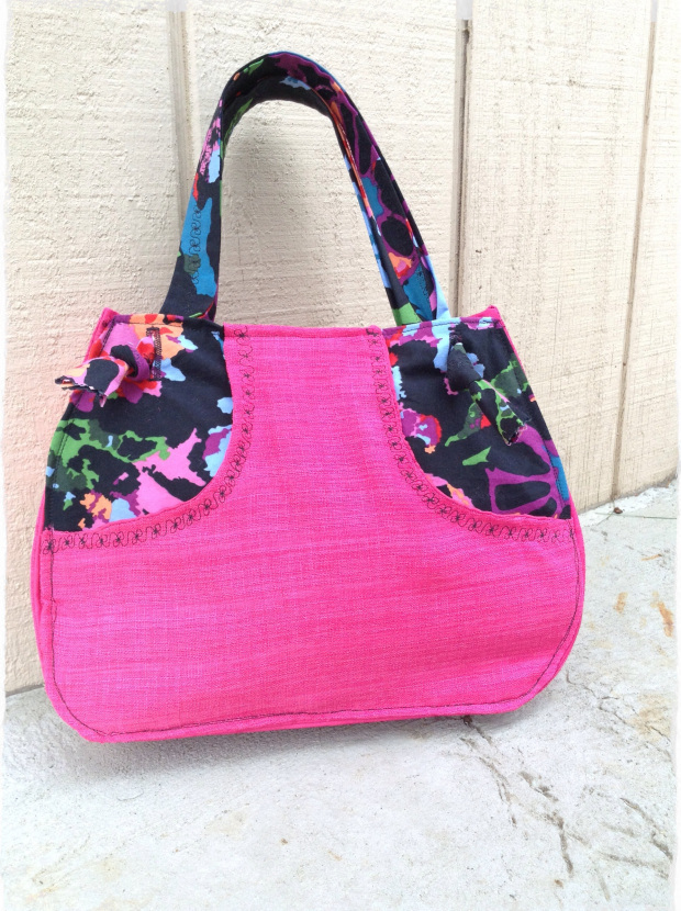 Upcycled Pink Pocket Purse | AllFreeSewing.com