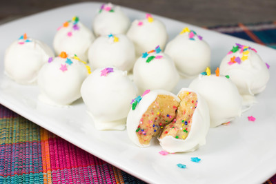 No-Bake Cake Batter Cake Balls